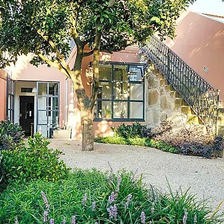 Queen's Garden Hostel