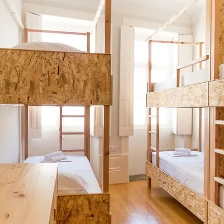 Hostel Queen's Garden