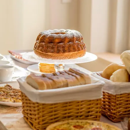 Queen's Garden Hostel *