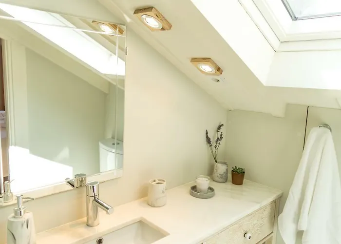 Queen's Garden 旅馆 *