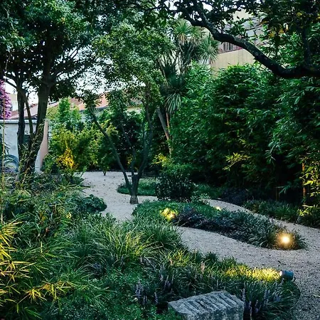 Queens Garden Hostel