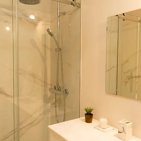 Queen's Garden Hostel