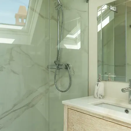 Hostel Queen's Garden Porto