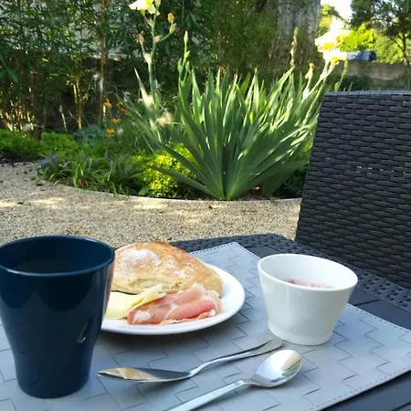 Queens Garden Hostel