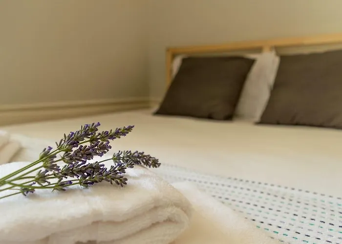 Hostel Queen's Garden *