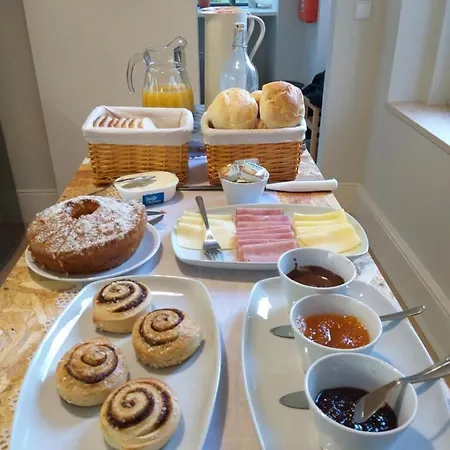 Queen's Garden Albergue *