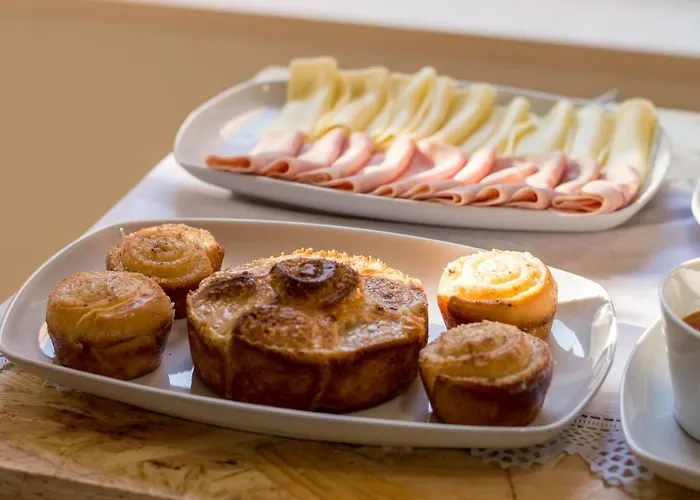 Hostel Queen's Garden *